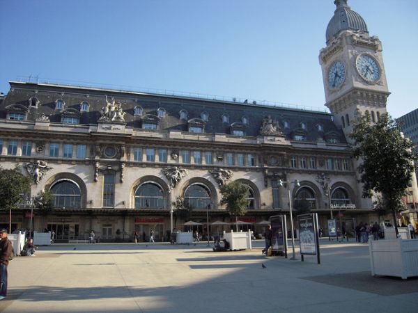 Book Taxi Reservation Gare de Lyon Baby seat